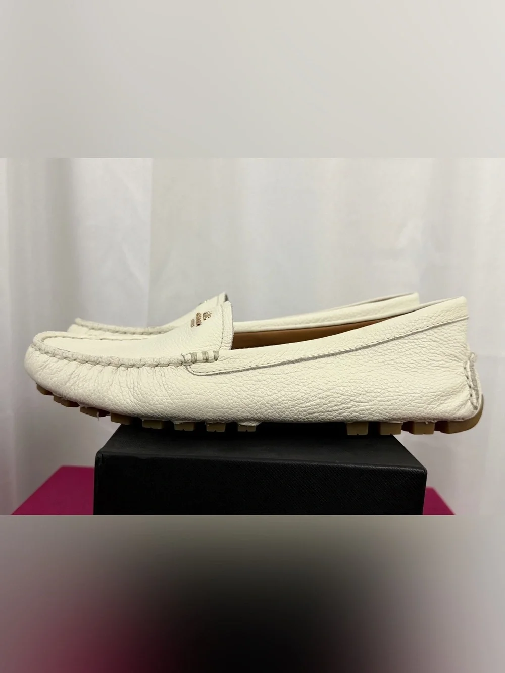 Coach Chalk Colored Pebbled Leather Driving Loafers w/Gold Logo 8.5M/EU 38.5 NIB